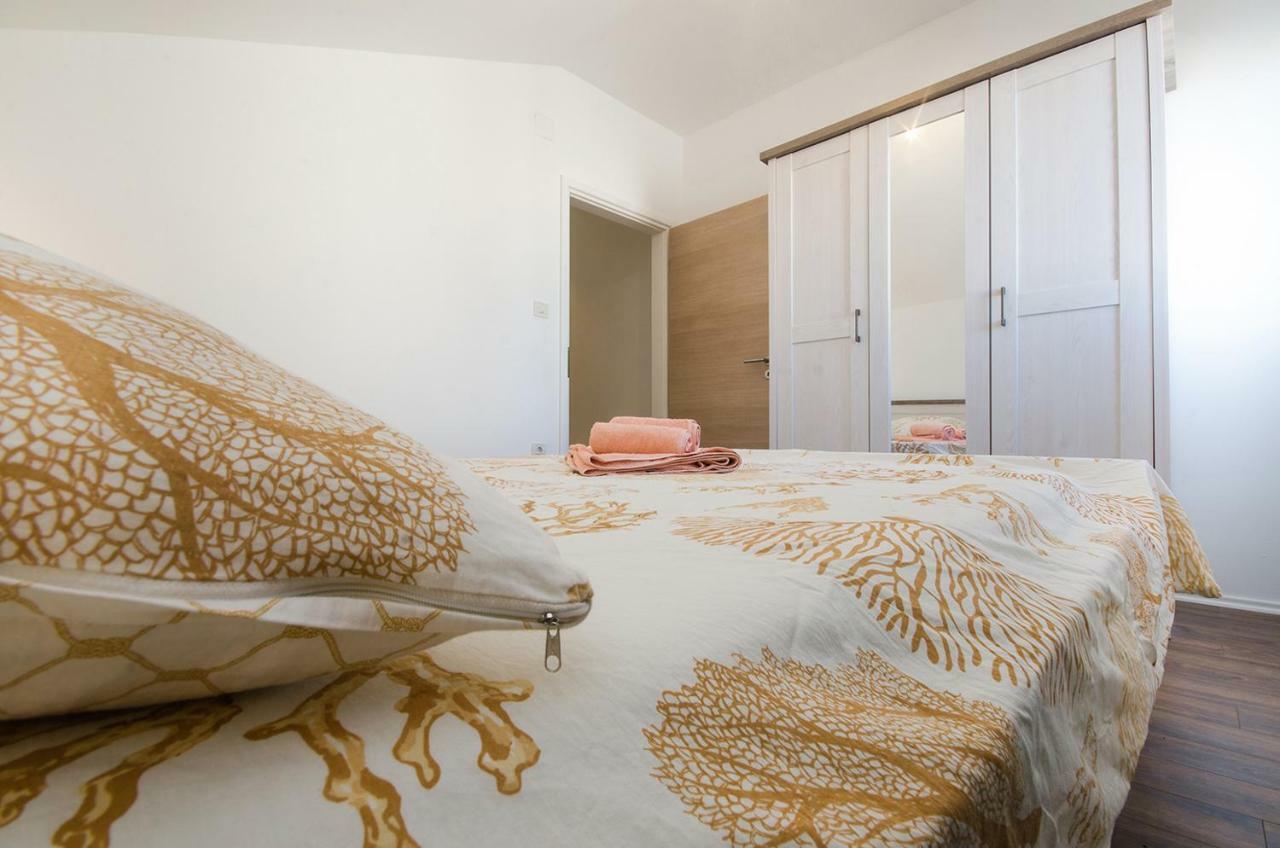 Apartman Korina Sukošan Buitenkant foto
