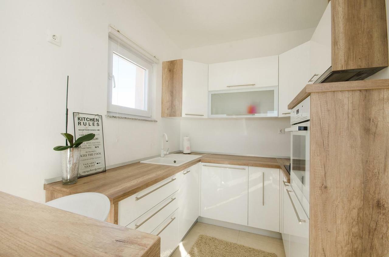 Apartman Korina Sukošan Buitenkant foto
